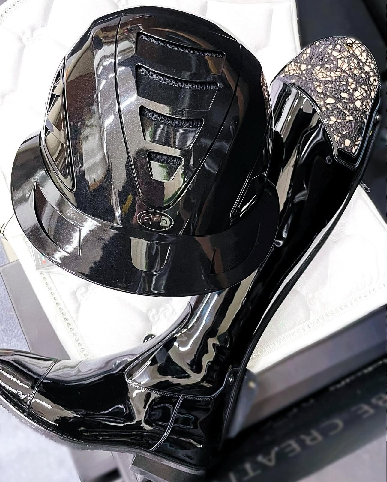 DeNiro S3601 ratsasaapad - SOOJAD