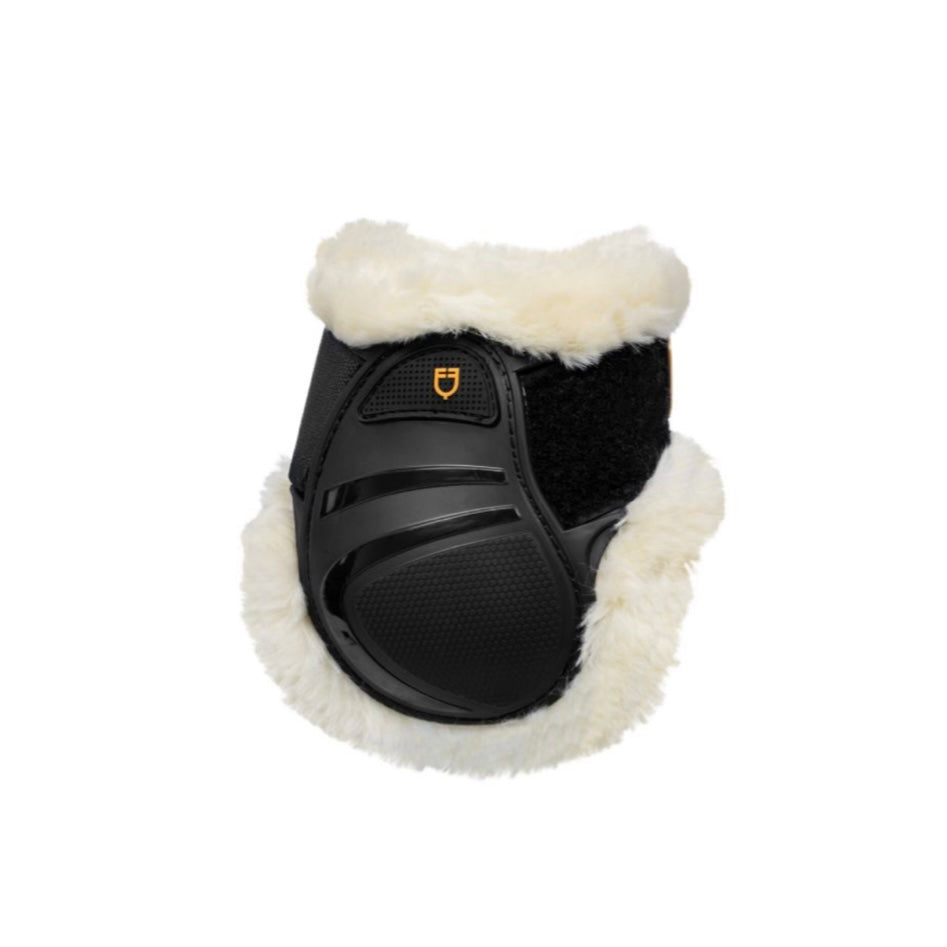 Equestro Ruby kaitsmed