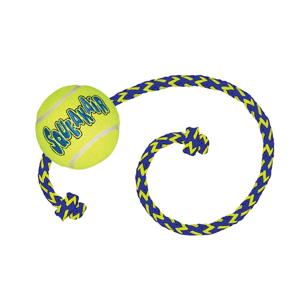 KONG SqueakAir® Ball nööriga